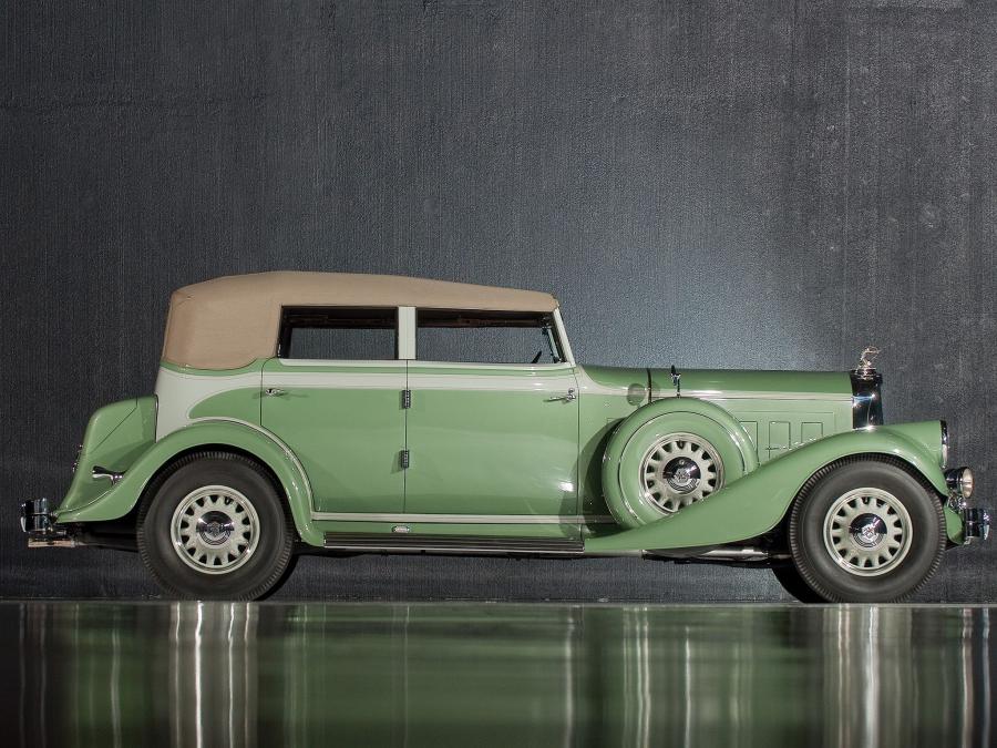  Pierce-Arrow Twelve Convertible Sedan 1933 года  (фото 3 из 11)